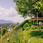 Kleines Kaernten 酒店 菲拉赫