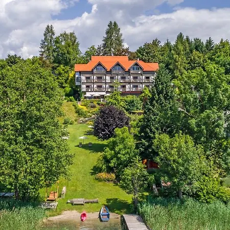 Hotel Kleines Kärnten 4*